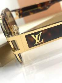 Picture of Louis Vuitton Sunglasses _SKUfw76513105fw
